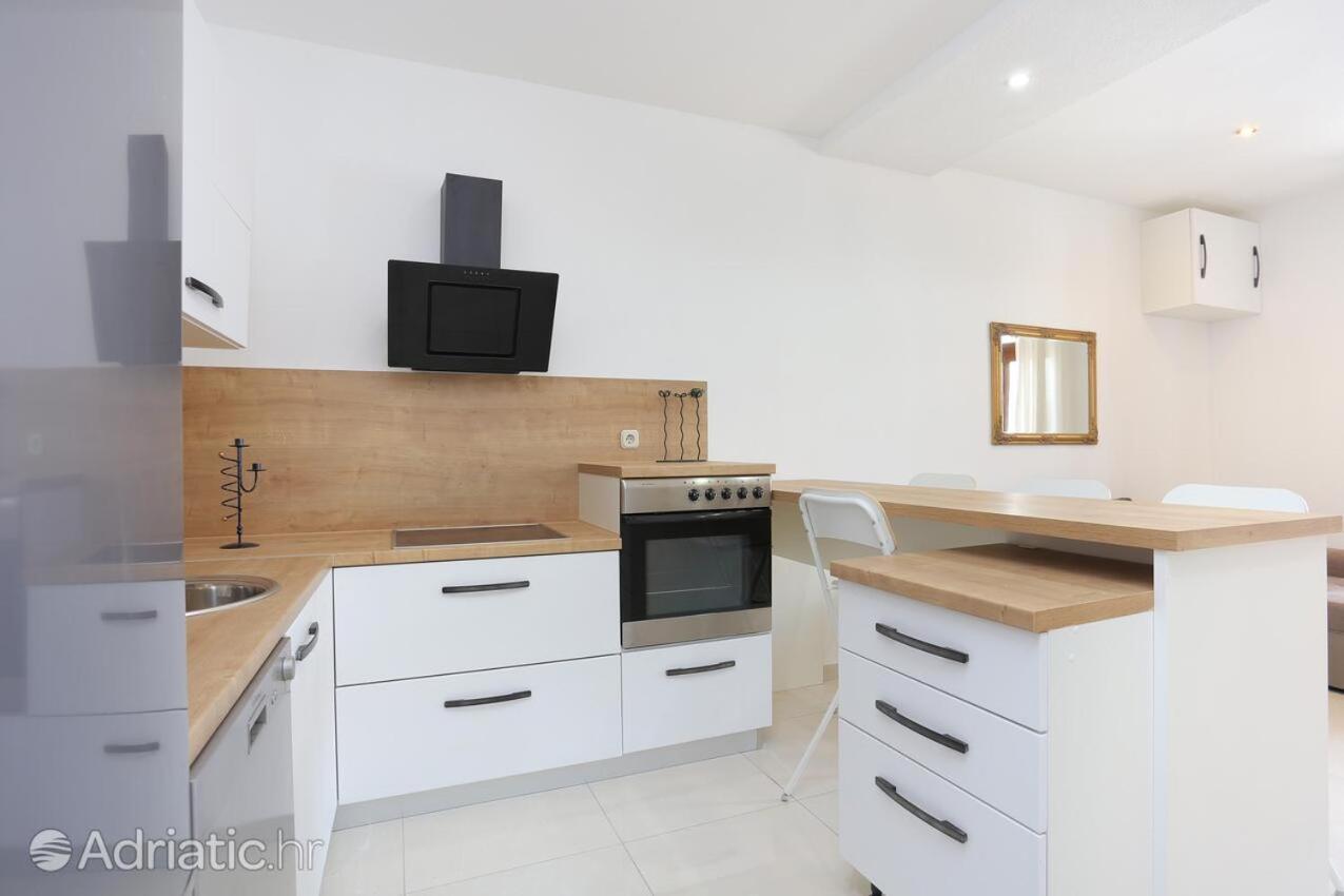 Bagaric Apartment