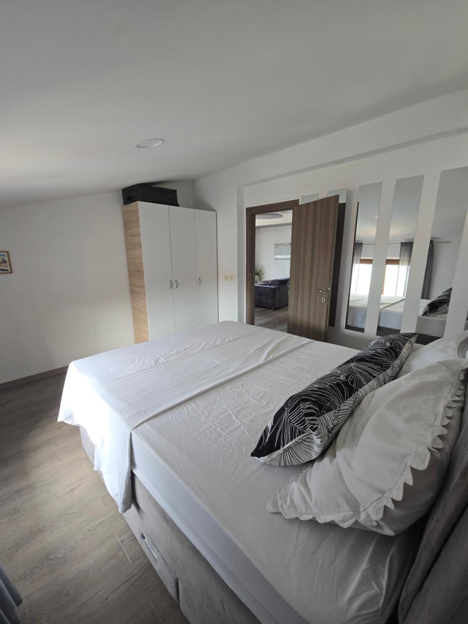 Bagaric Apartment